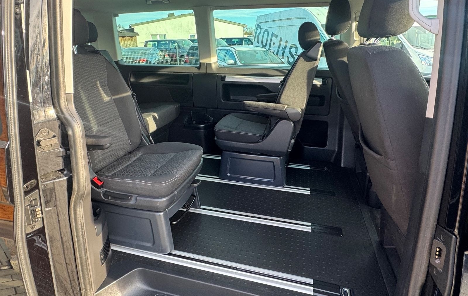 Volkswagen T6  Bus Multivan foto 11