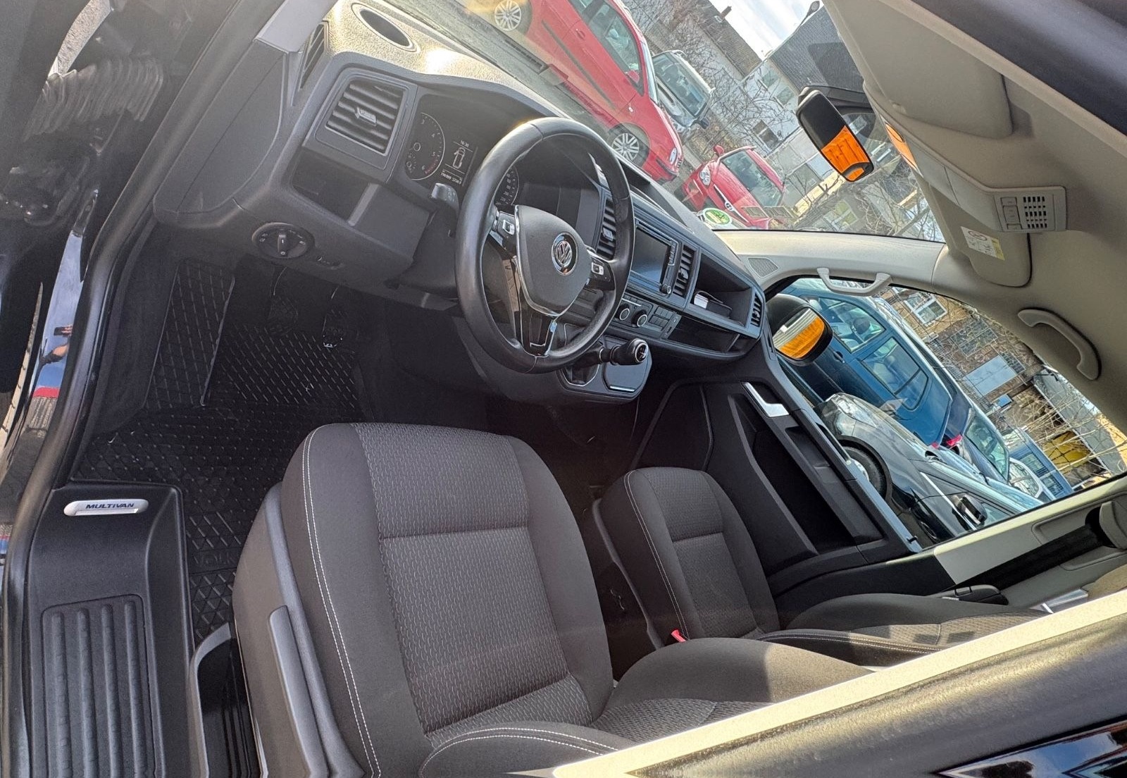 Volkswagen T6  Bus Multivan foto 6
