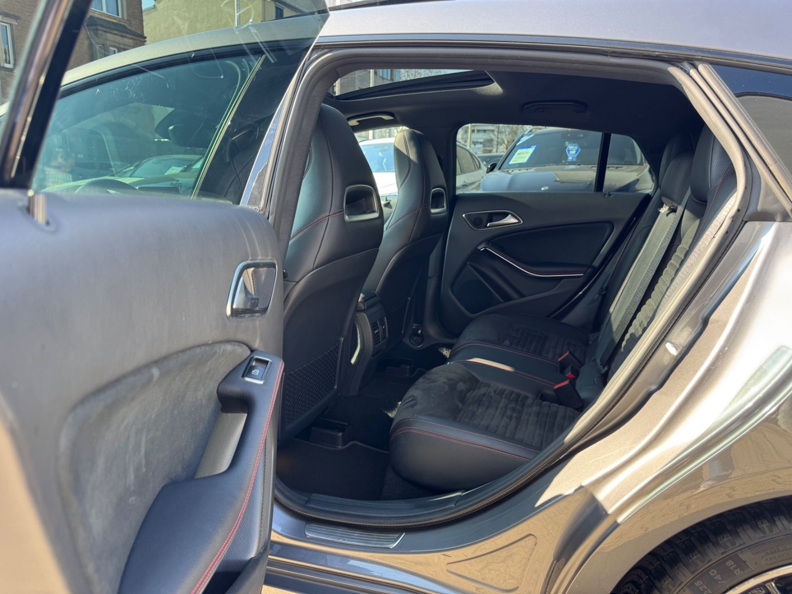 Mercedes-Benz CLA 200 Shooting Brake AMG-LINE*PANO*XEN*H&K*KAM foto 17