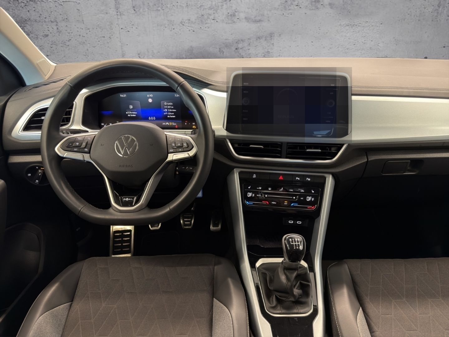 Volkswagen T-Roc 1.0 TSI Goal LED DIG.COCKPIT ACC 17 NAVI foto 12