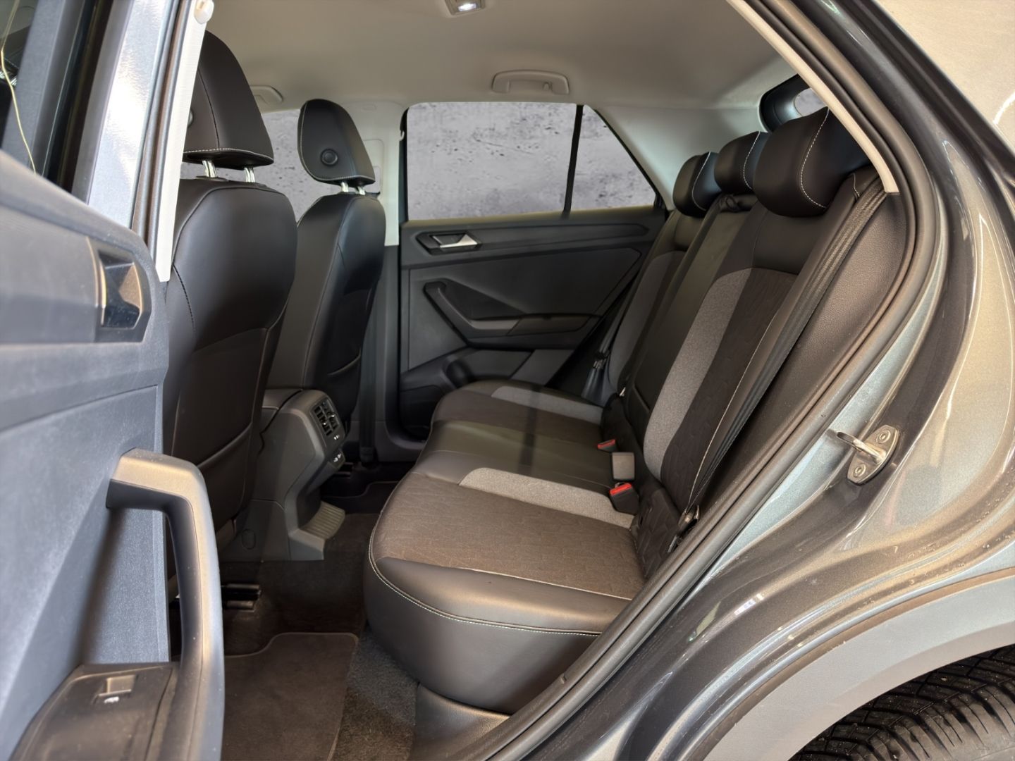 Volkswagen T-Roc 1.0 TSI Goal LED DIG.COCKPIT ACC 17 NAVI foto 10