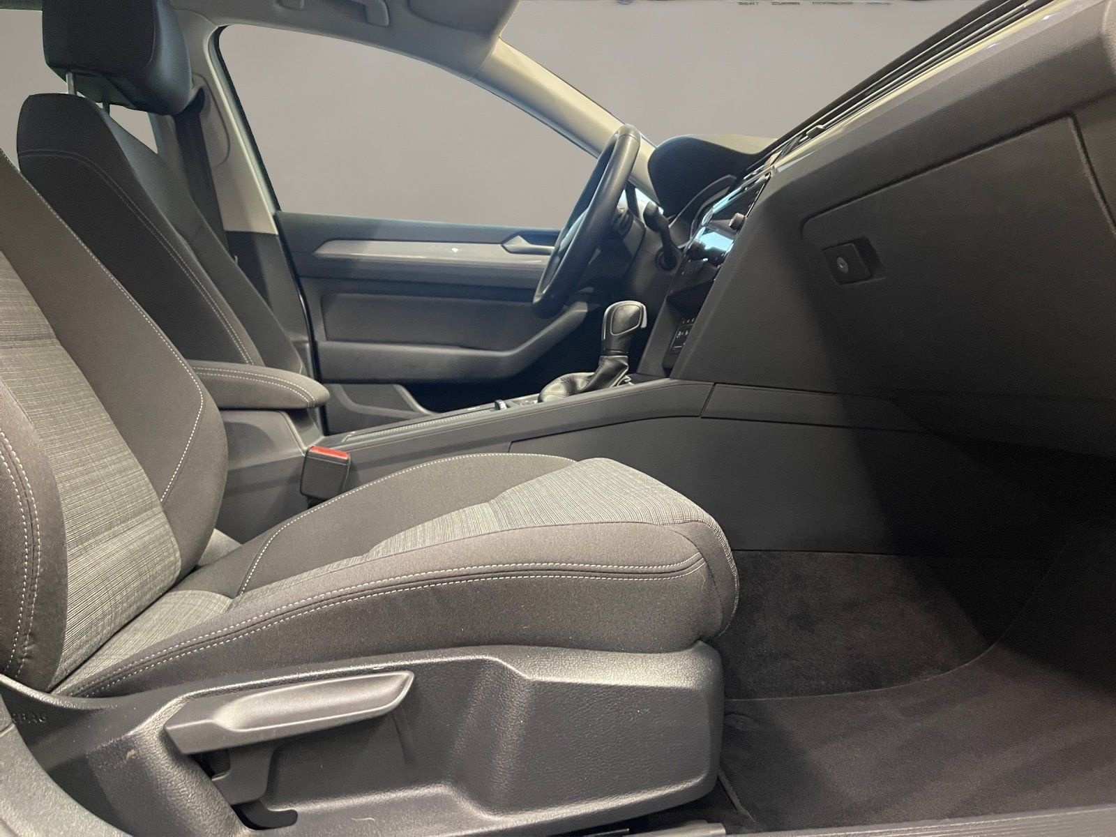 Volkswagen Passat Variant 2.0 TDI BMT Business ACC AHK AUT foto 18