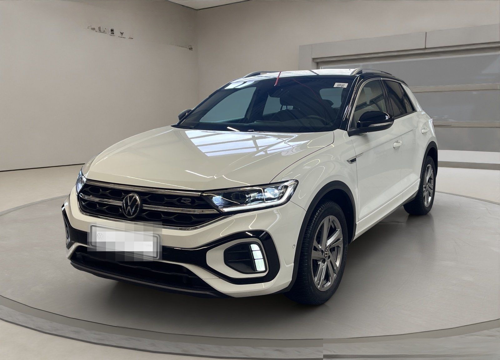 Volkswagen T-Roc 2.0 TDI R-Line R-Line ACC AHK AUT Kam. LED foto 2