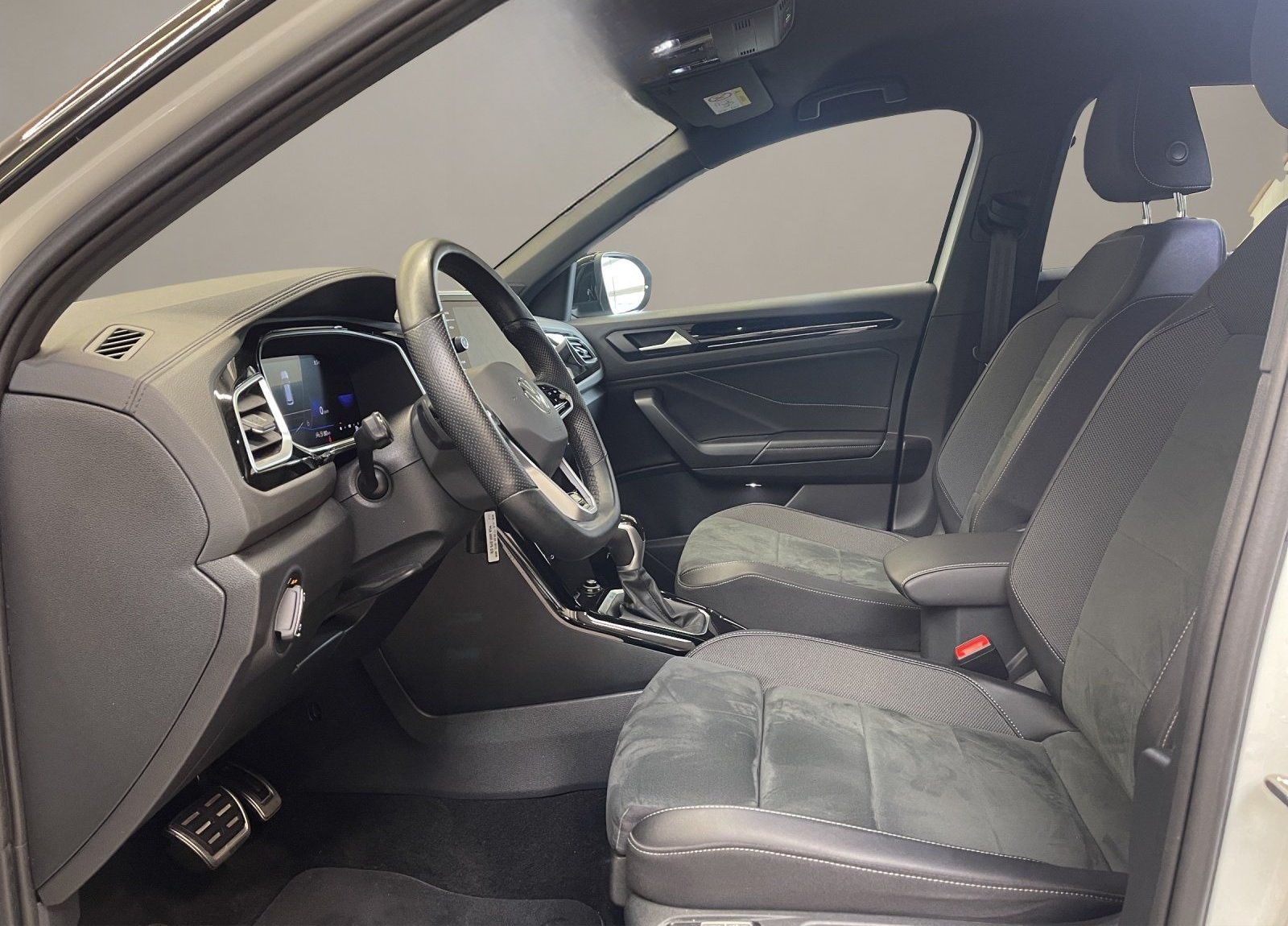 Volkswagen T-Roc 2.0 TDI R-Line R-Line ACC AHK AUT Kam. LED foto 8