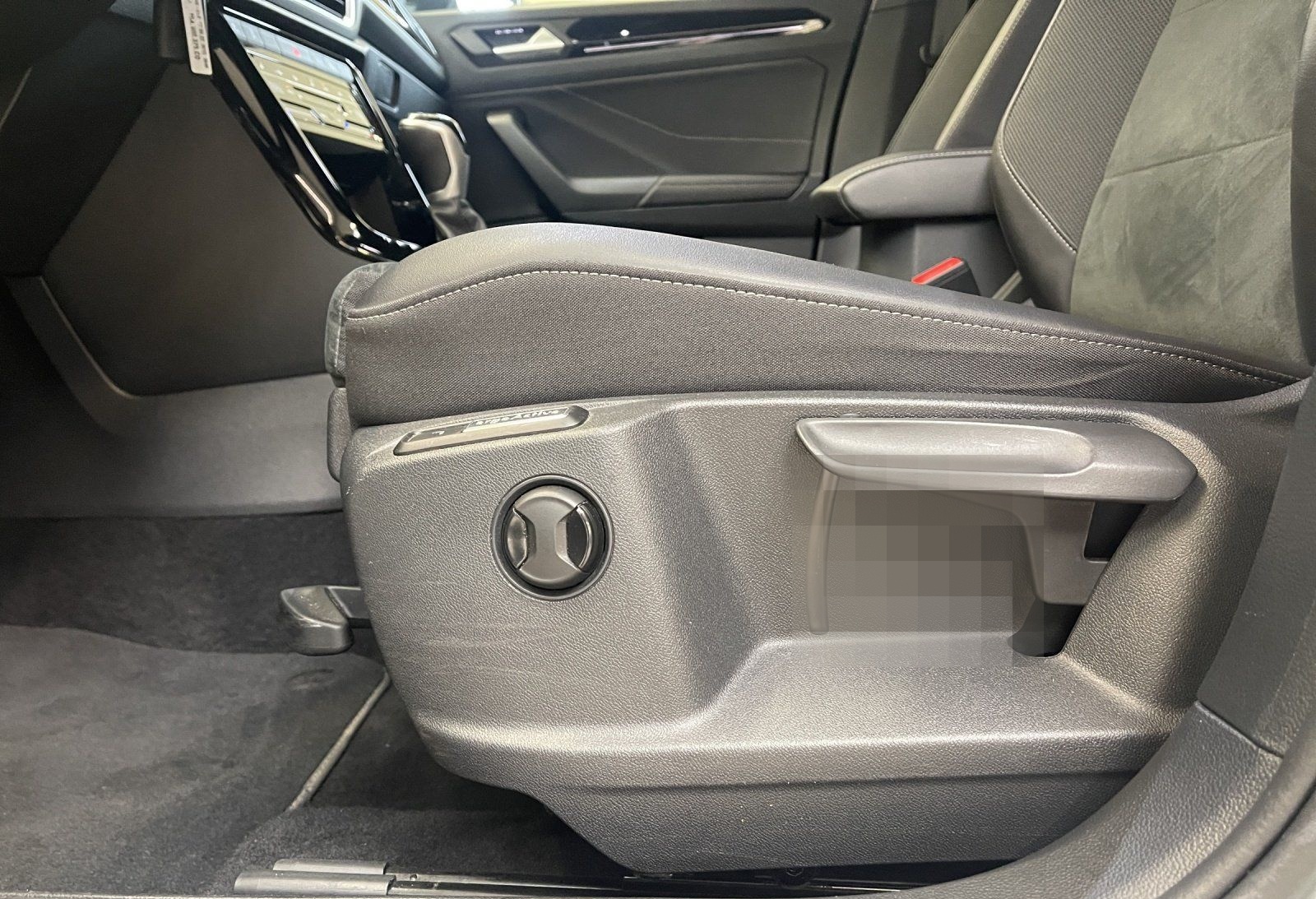 Volkswagen T-Roc 2.0 TDI R-Line R-Line ACC AHK AUT Kam. LED foto 10