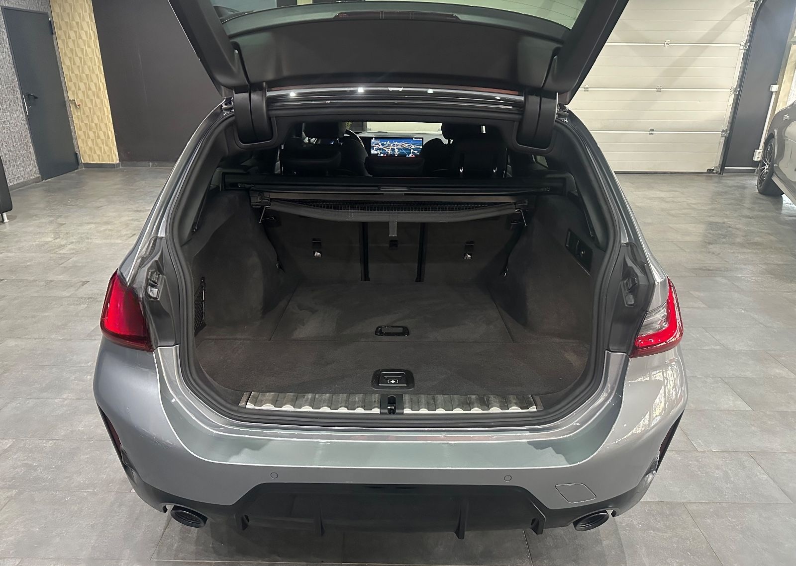 BMW 320 d M Sport / HEAD-UP / KAMERA / ACC/ AHK /LED foto 21