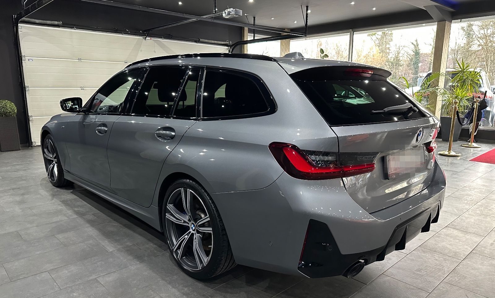 BMW 320 d M Sport / HEAD-UP / KAMERA / ACC/ AHK /LED foto 6