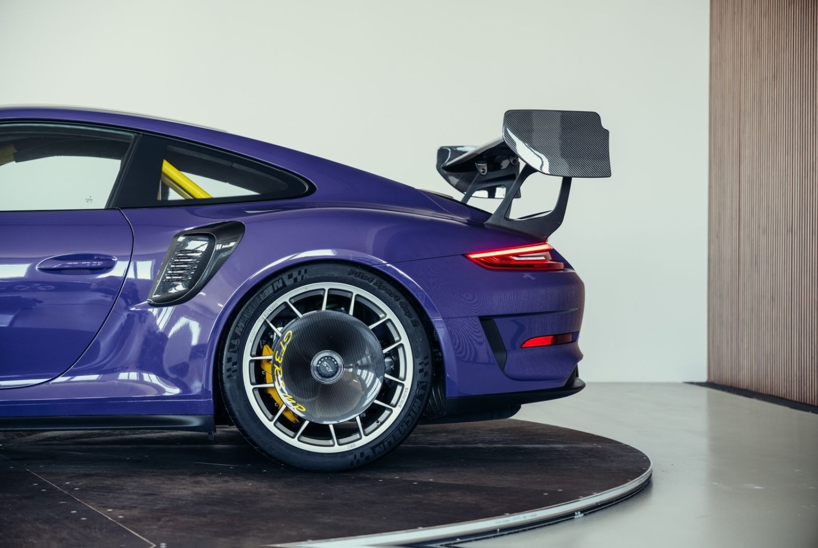 Porsche 991.2 GT3 RS MR, PTS ultraviolett, PCCB, Lift foto 13
