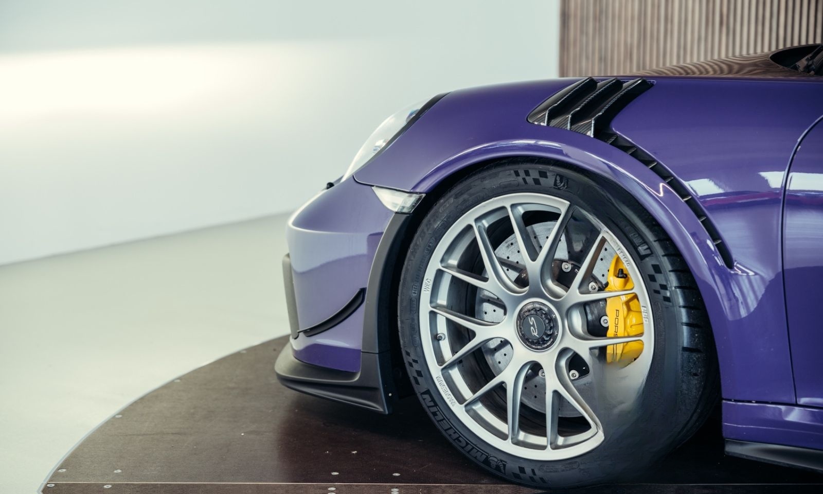 Porsche 991.2 GT3 RS MR, PTS ultraviolett, PCCB, Lift foto 19