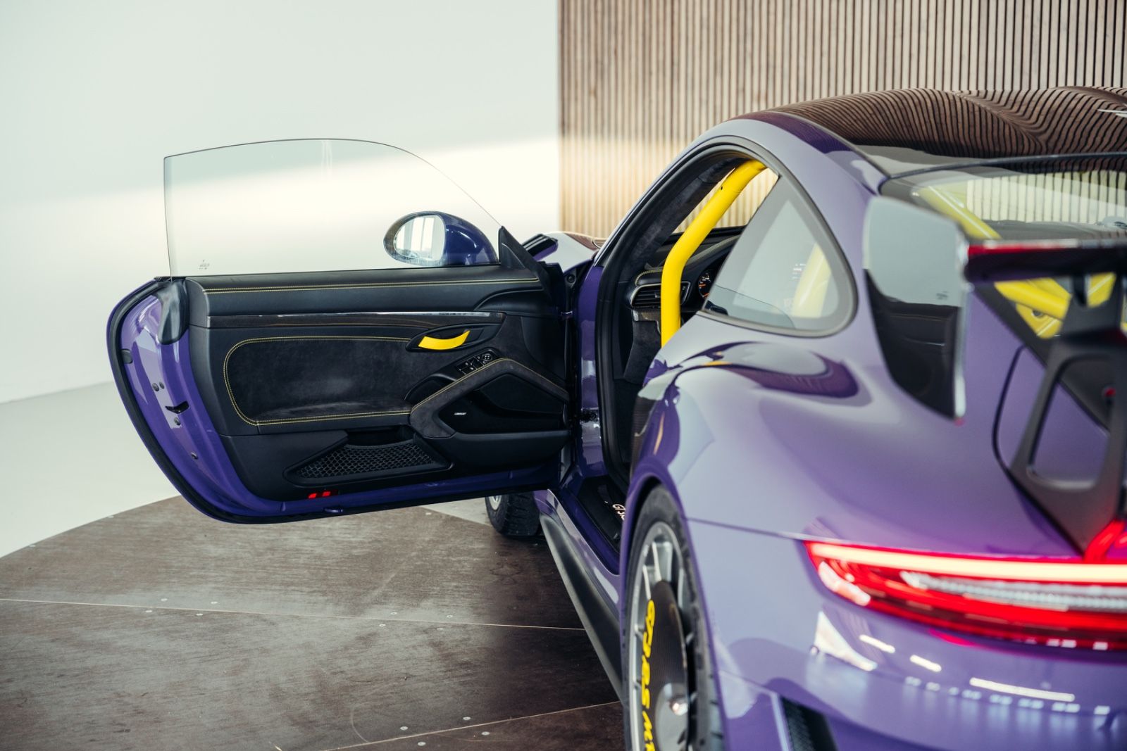 Porsche 991.2 GT3 RS MR, PTS ultraviolett, PCCB, Lift foto 20