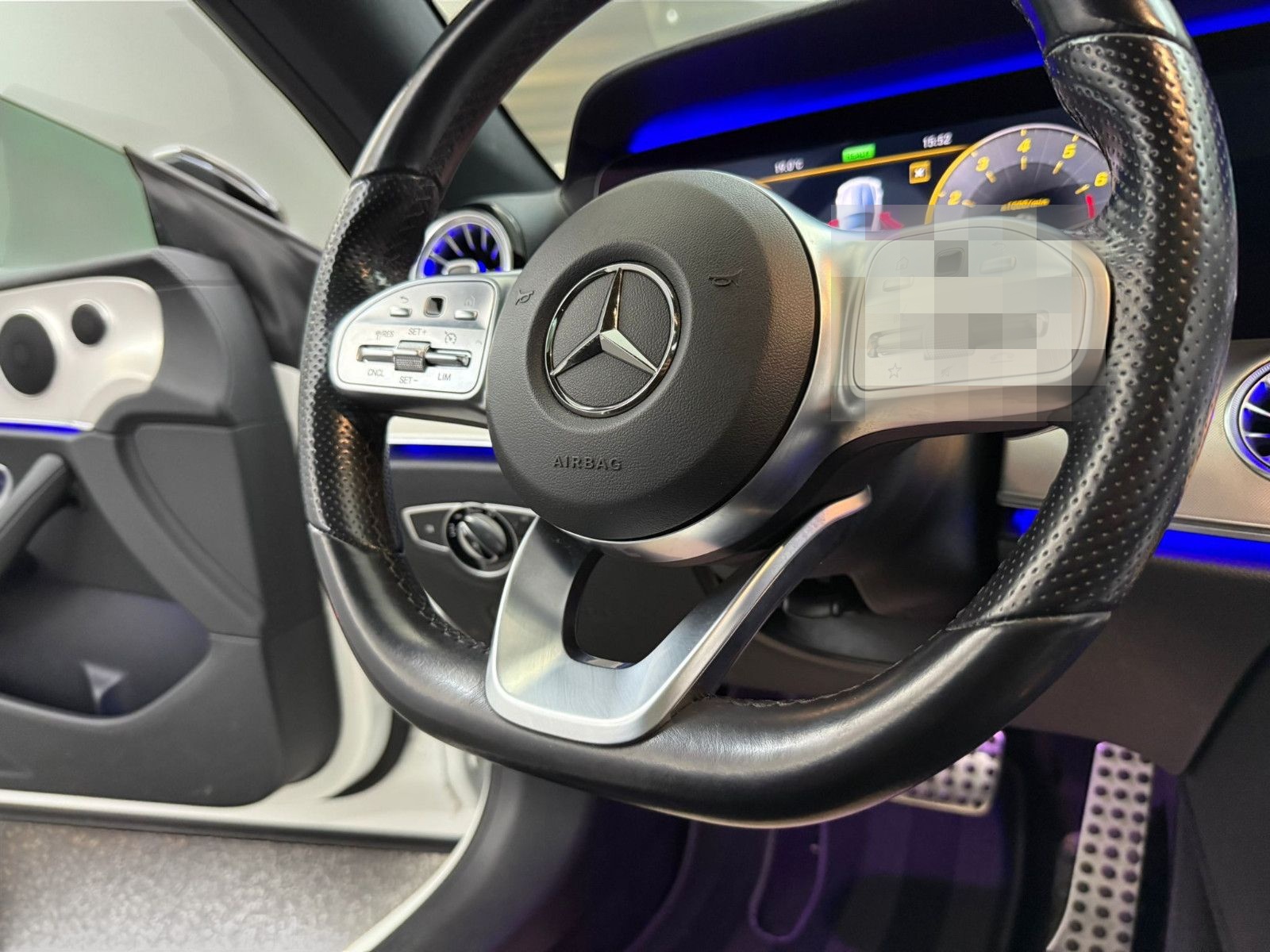 Mercedes-Benz E 200 Coupe AMG-LINE*PANO*WIDE*AMBIENT-LIGHT*19Z foto 24