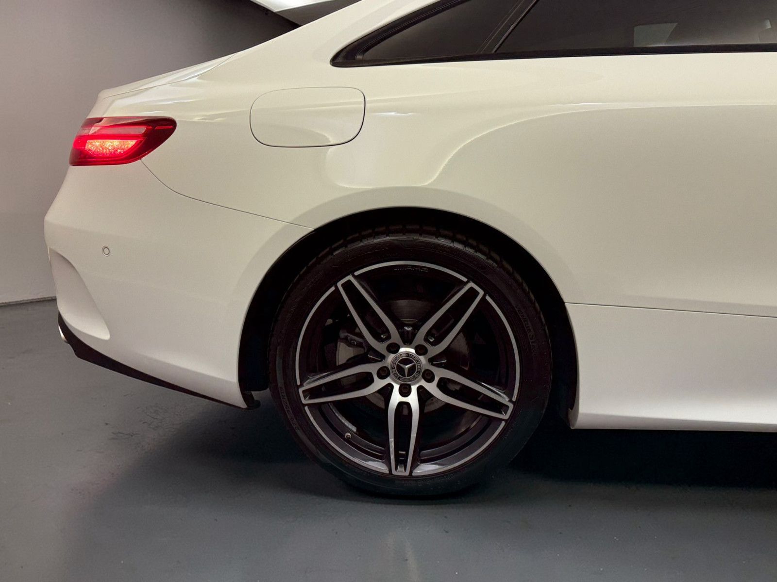 Mercedes-Benz E 200 Coupe AMG-LINE*PANO*WIDE*AMBIENT-LIGHT*19Z foto 8