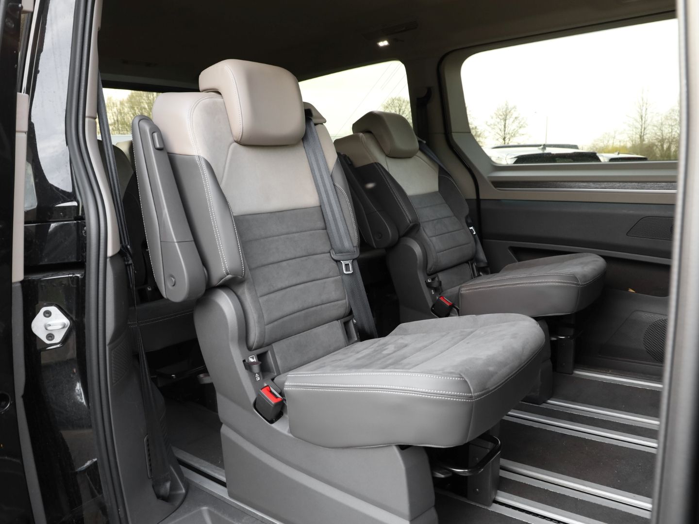 Volkswagen T7 Multivan LR LÜ STYLE TDI Vis-a-Vis 7-SITZER 5 foto 4