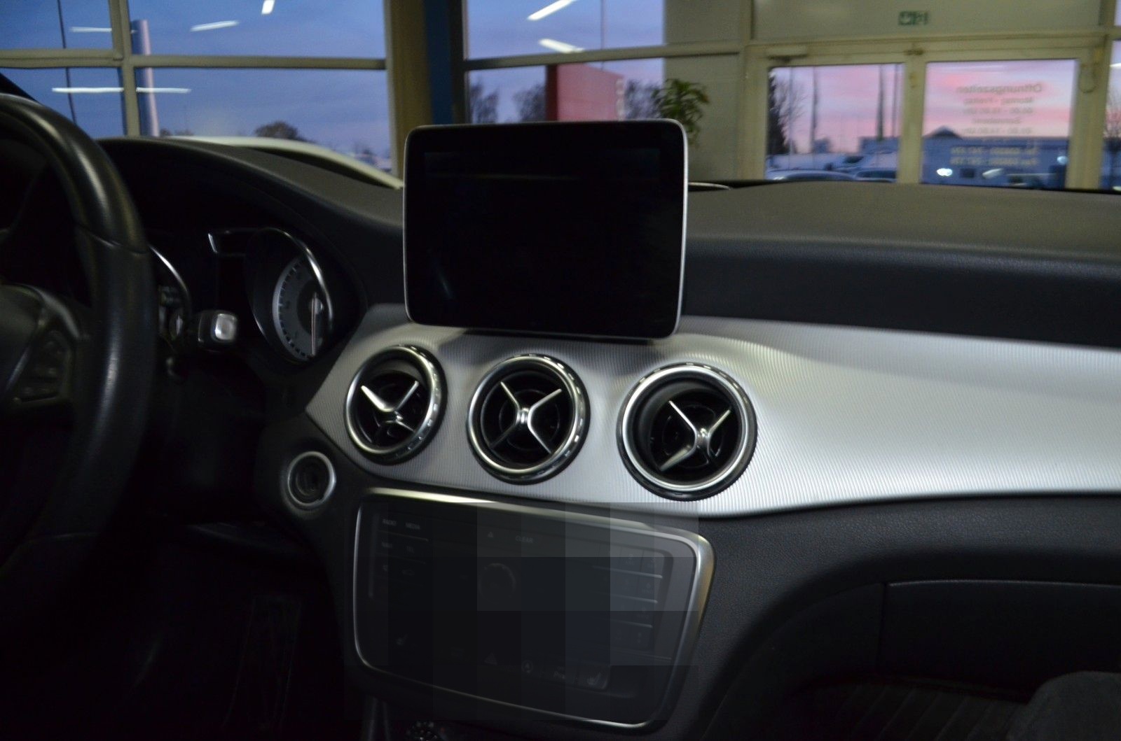 Mercedes-Benz GLA 200 d Score / TÜV NEU foto 16