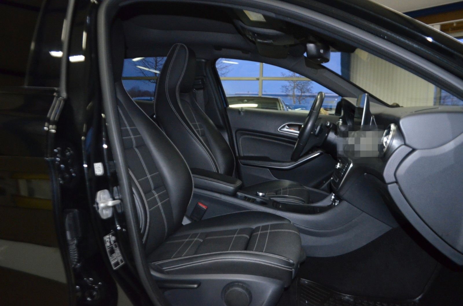 Mercedes-Benz GLA 200 d Score / TÜV NEU foto 9