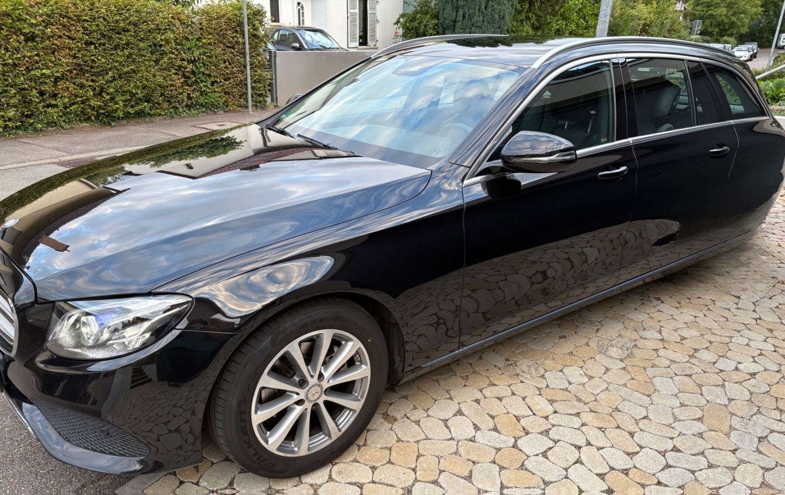 Mercedes-Benz E 200d T AVANTGARDE Autom. AVANTGARDE foto 4