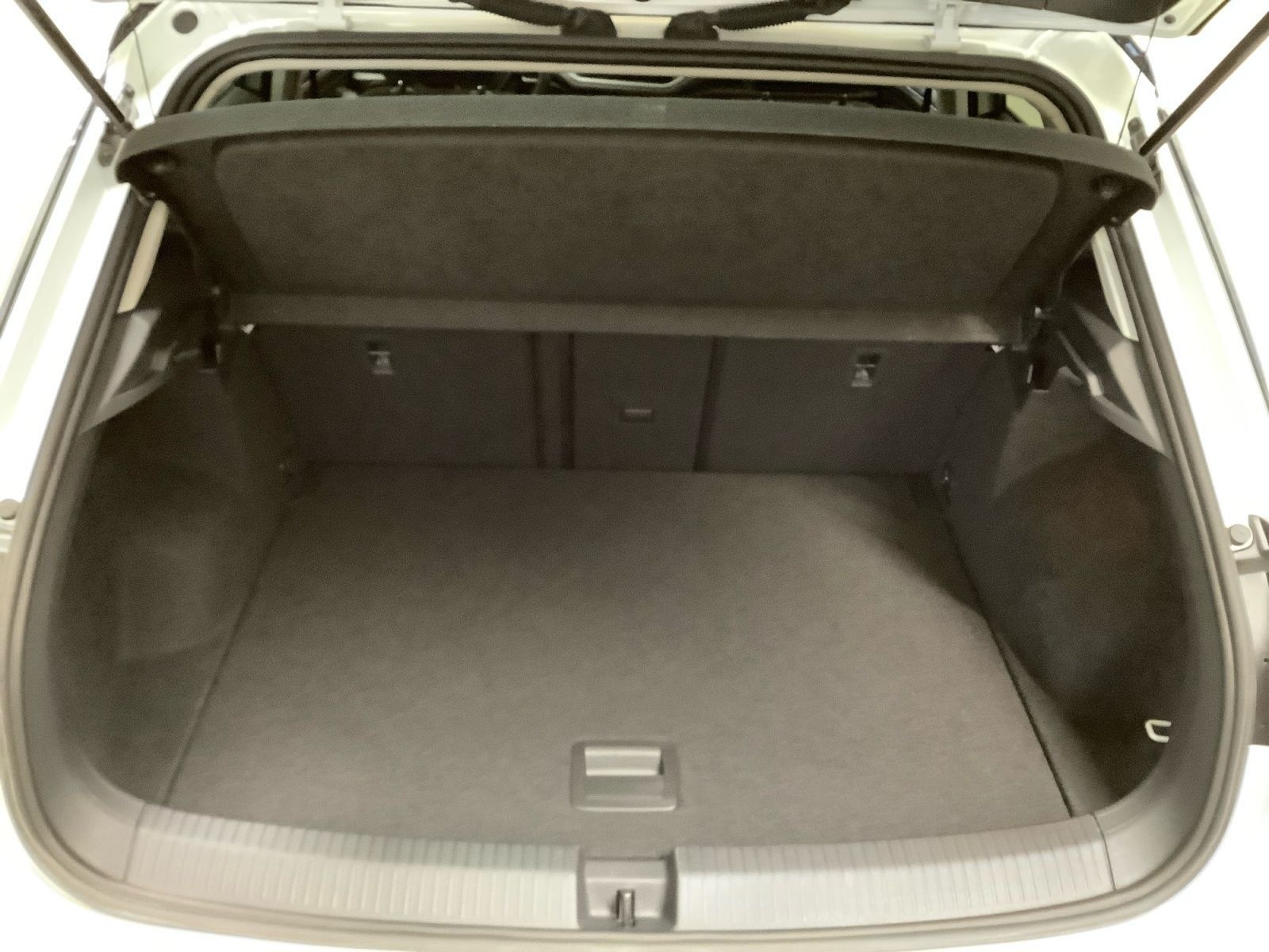 Volkswagen T-Roc Active 1,5 TSI  110 kW LED, Navi, ACC, SHZ foto 14