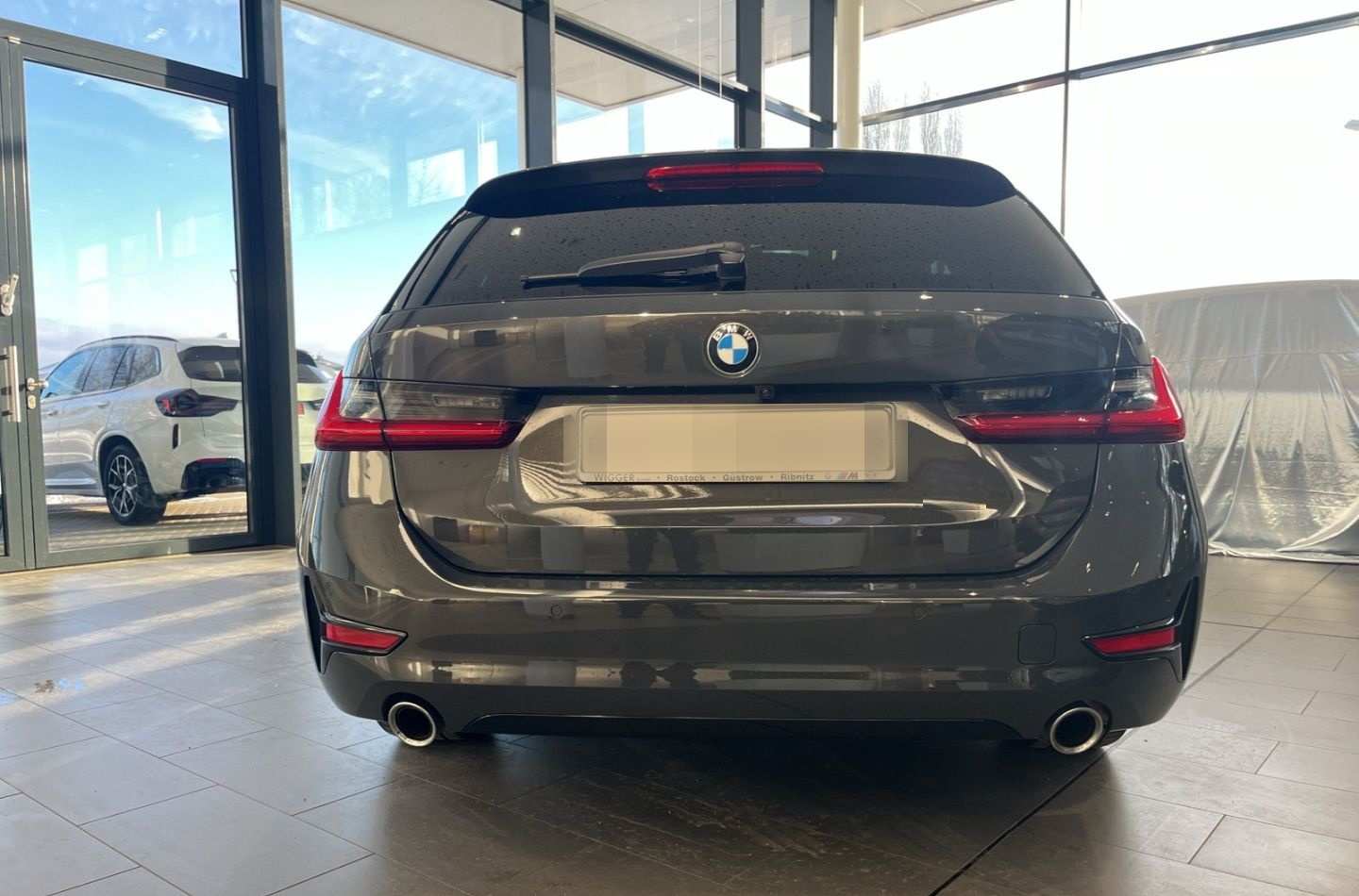 BMW 330 i Sport Line touring/Panodach/HarmanKardon foto 14