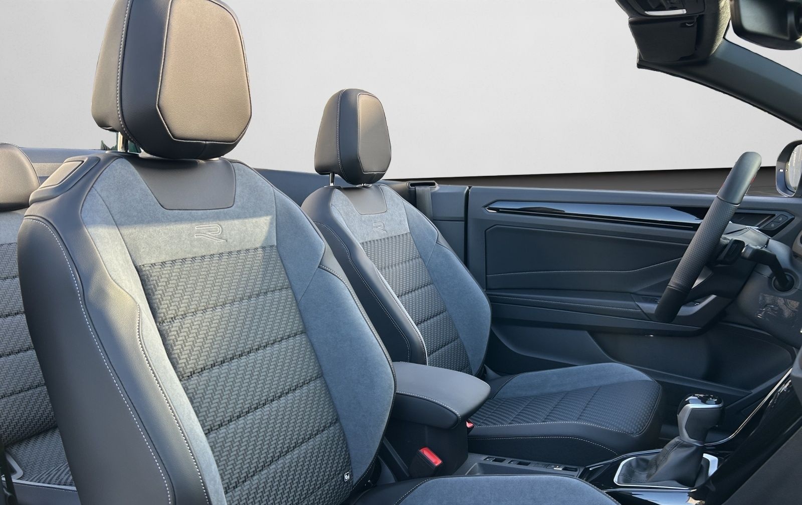 Volkswagen T-Roc Cabriolet R-Line 1.5 l TSI 150 PS DSG7 foto 4