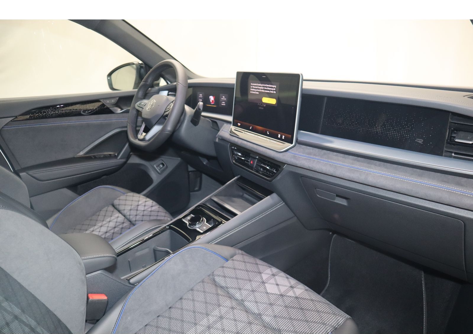 Volkswagen Tayron R-Line 2,0 l TDI SCR 4MOTION 142 Pano/IQ- foto 15