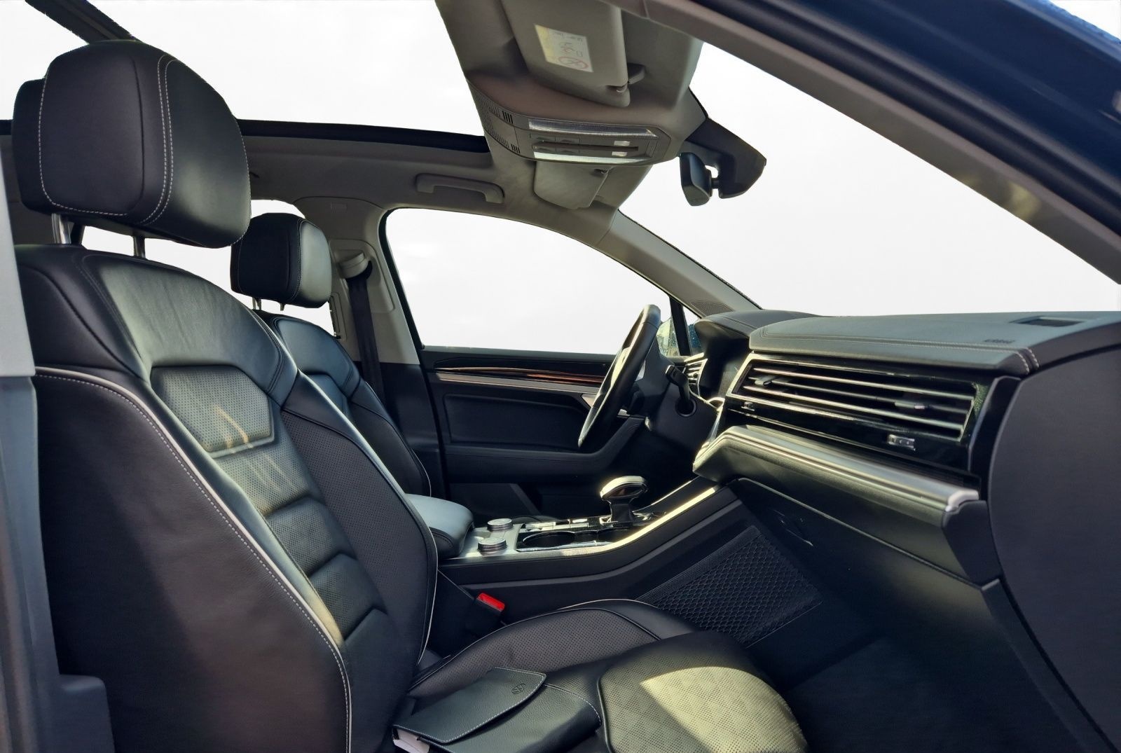 Volkswagen Touareg 3.0 eHybrid DSG 4Motion AHK Luft Pano Le foto 17