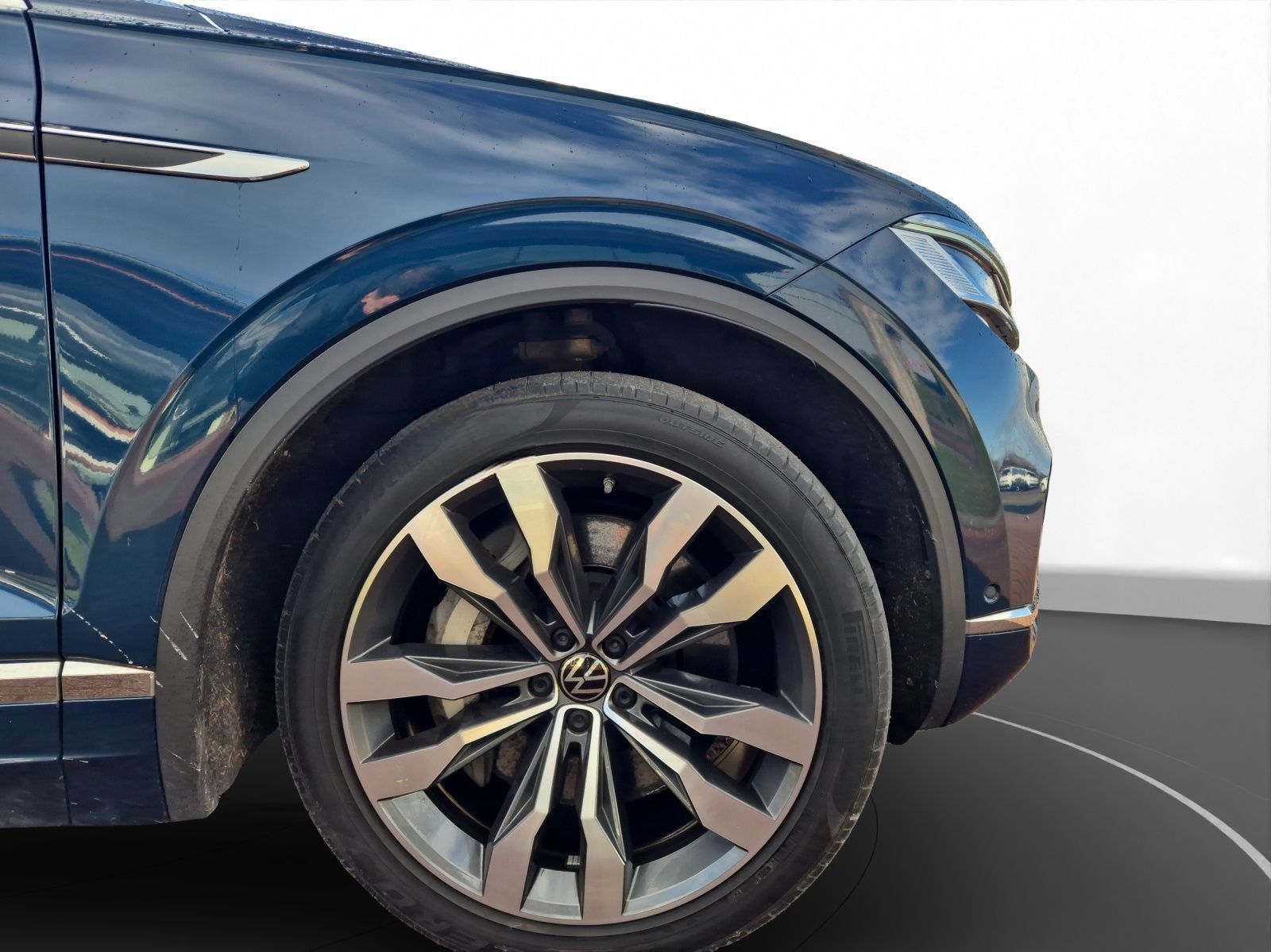 Volkswagen Touareg 3.0 eHybrid DSG 4Motion AHK Luft Pano Le foto 18
