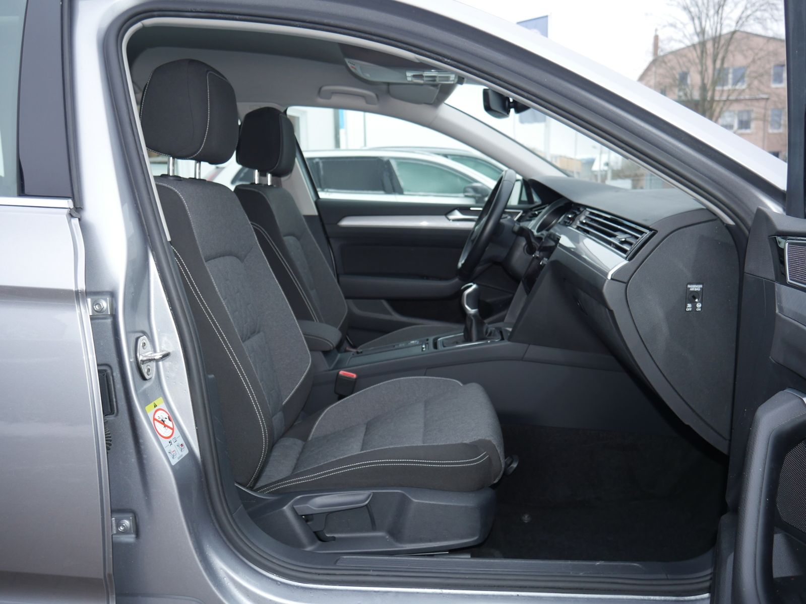 Volkswagen Passat Variant 2.0 TDI Business NAVI ACC SITZHZG foto 4