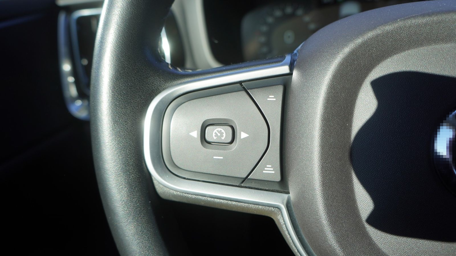 Volvo V60 Kombi T5 Momentum LED Navi Kamera Leder AHK foto 16