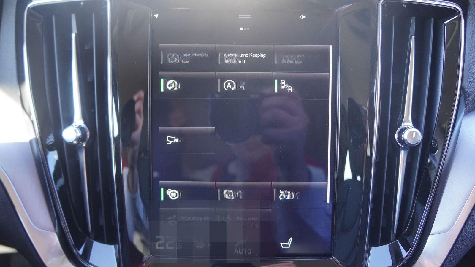 Volvo V60 Kombi T5 Momentum LED Navi Kamera Leder AHK foto 22