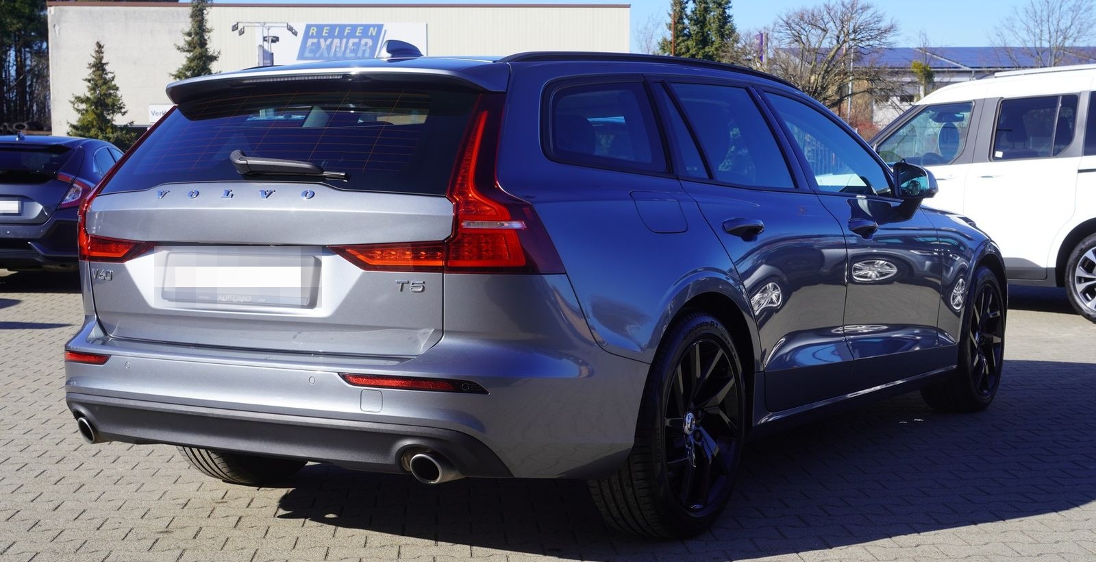 Volvo V60 Kombi T5 Momentum LED Navi Kamera Leder AHK foto 6