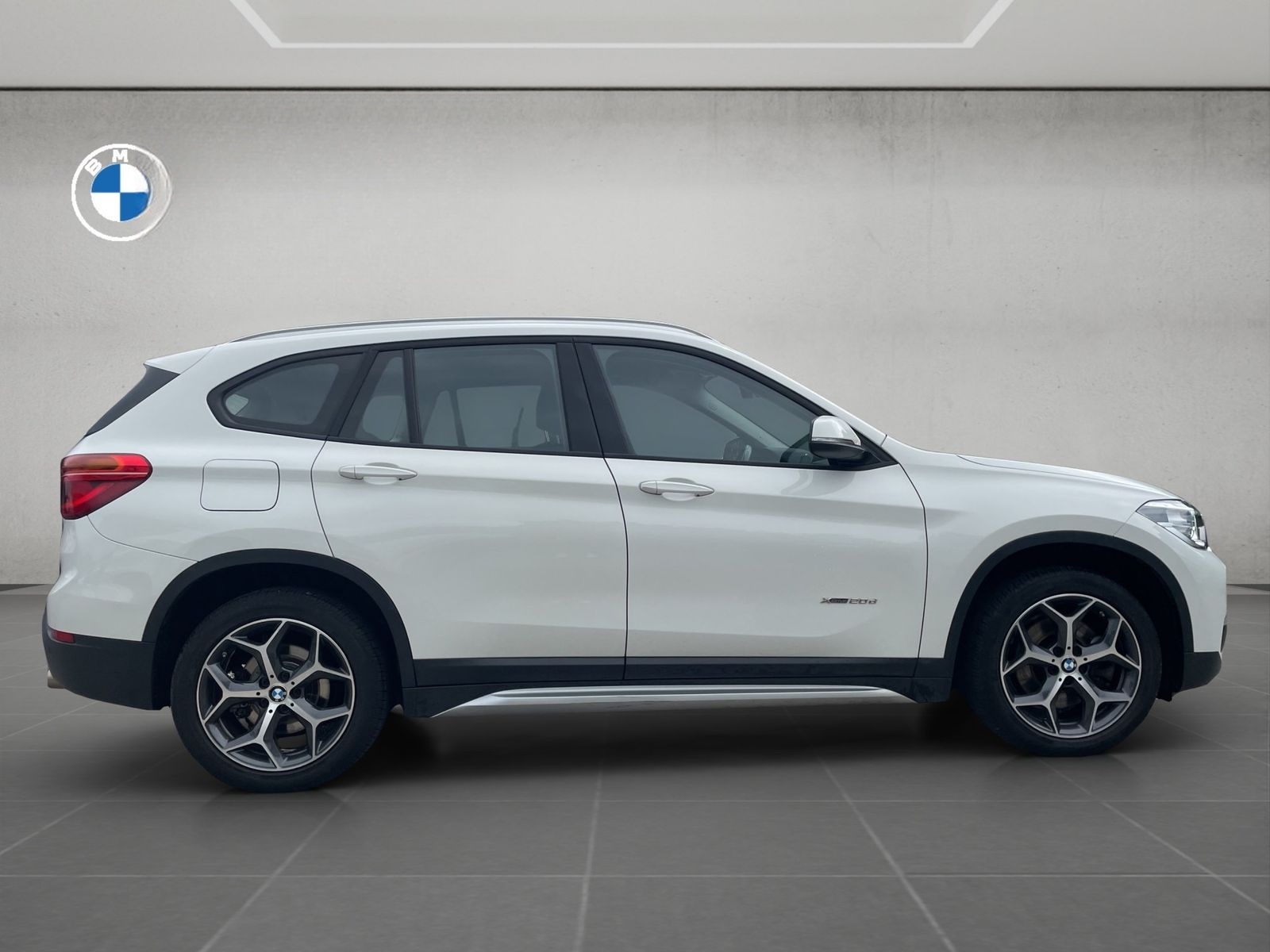 BMW X1 xDrive20d xLINE LED PDC TEMPOMAT foto 8