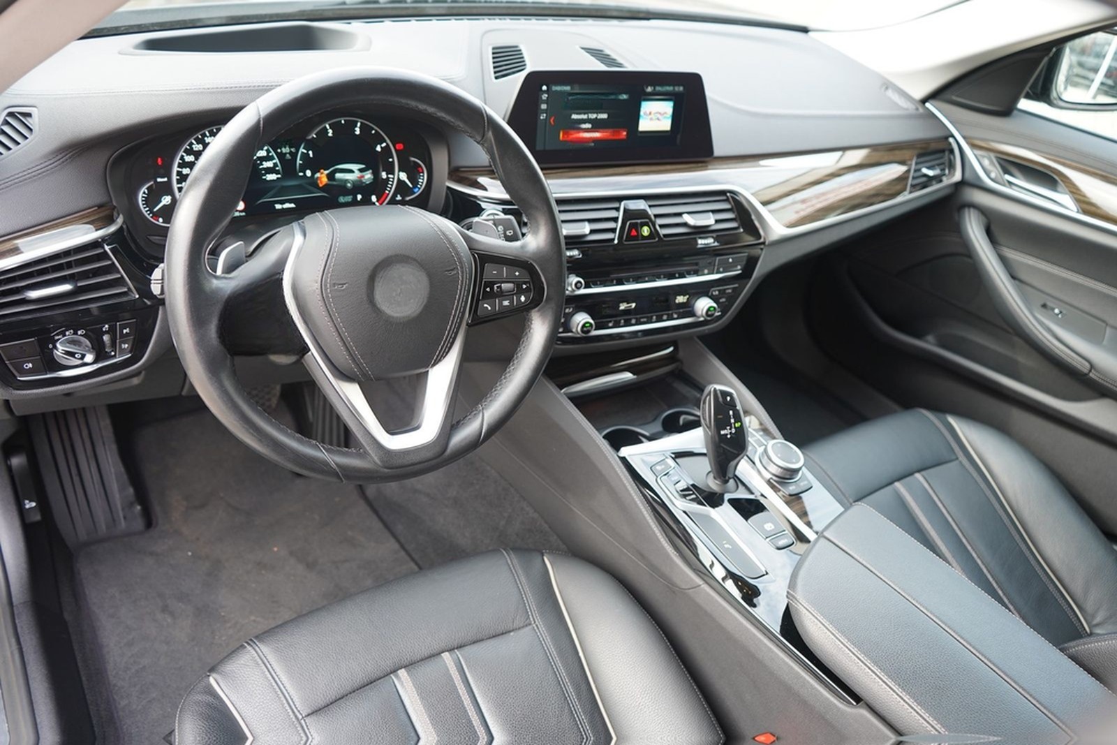 BMW 520d xDrive Luxury Line LED Navi Standheizung foto 11