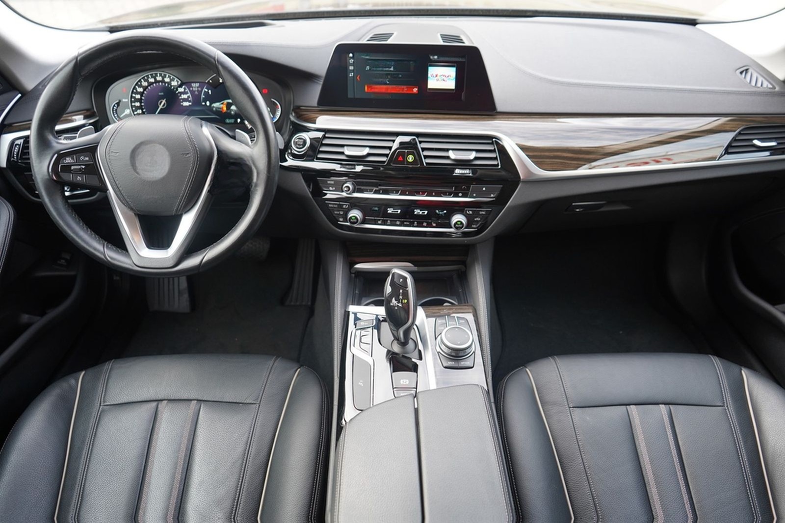 BMW 520d xDrive Luxury Line LED Navi Standheizung foto 12