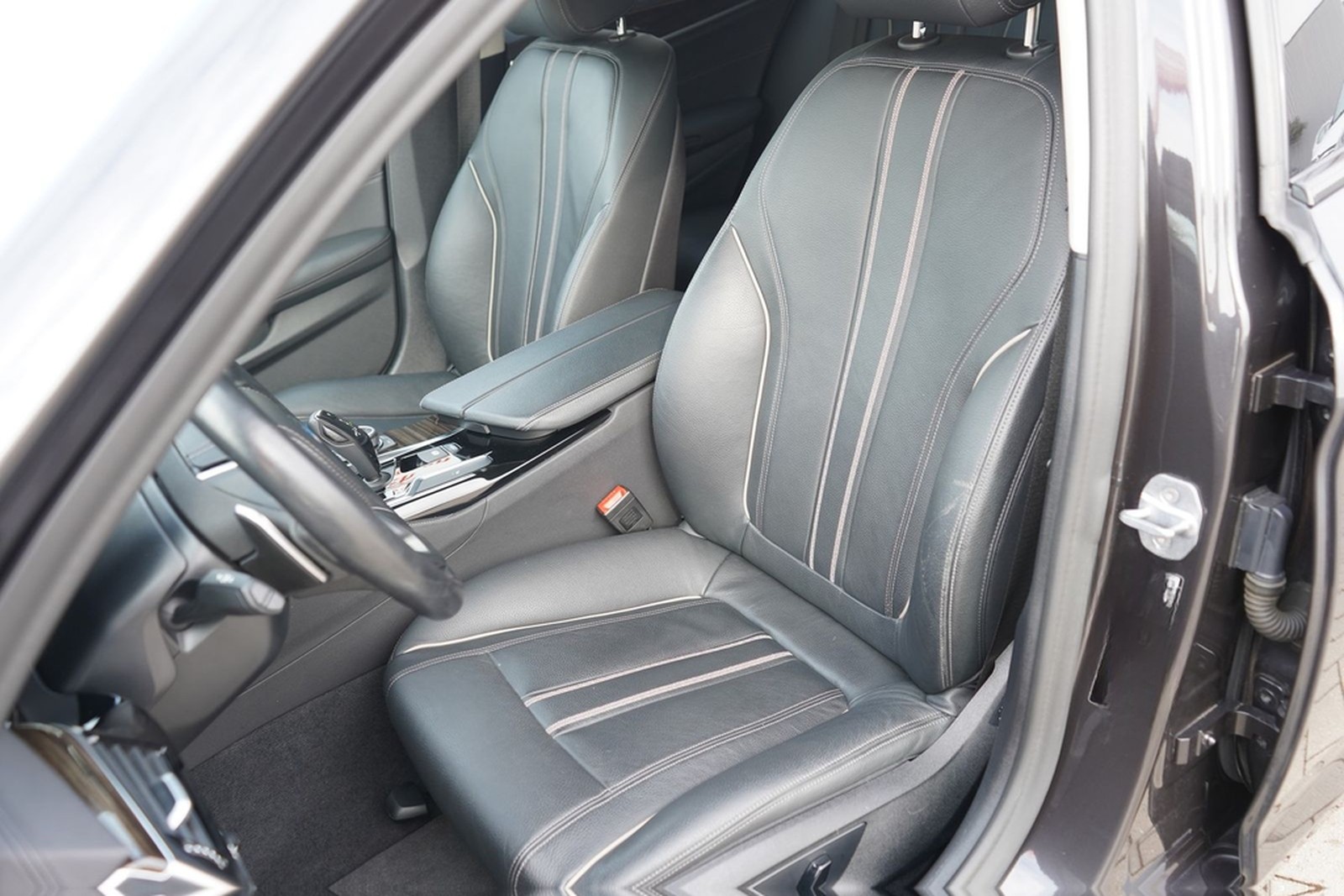 BMW 520d xDrive Luxury Line LED Navi Standheizung foto 31