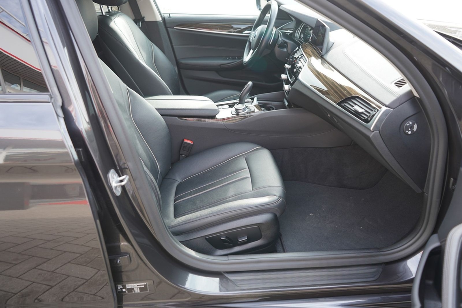 BMW 520d xDrive Luxury Line LED Navi Standheizung foto 32
