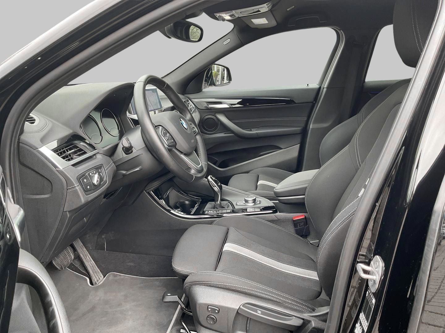BMW X2 sDrive18i Aut Navi LED SHZ RFK Klimaaut DAB foto 9