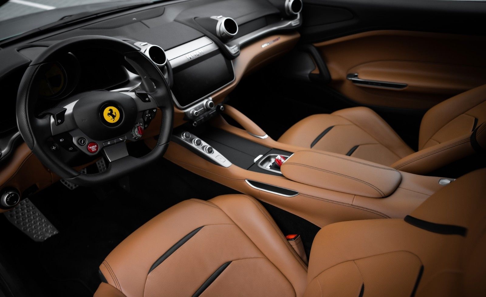 Ferrari GTC4 Lusso T V8 foto 10