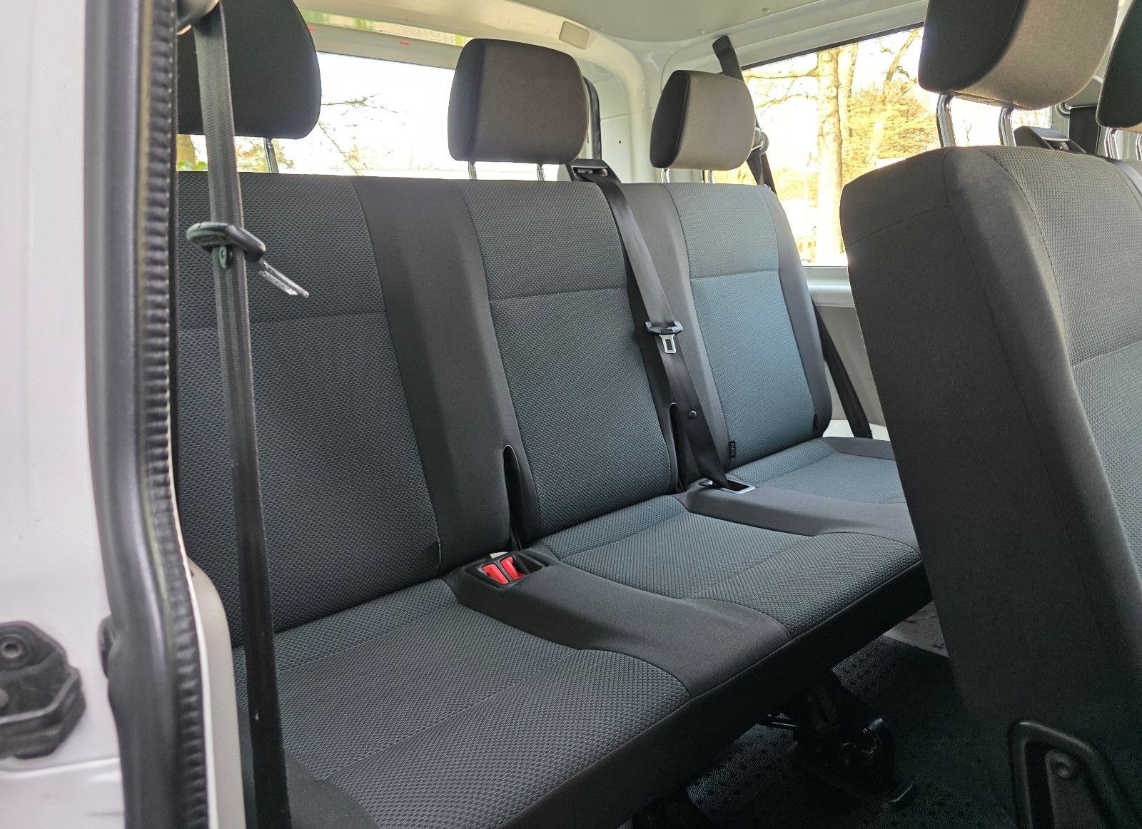 Volkswagen T6 Transporter 9Sitzer Klima AHK-TÜV/Service NEU foto 15