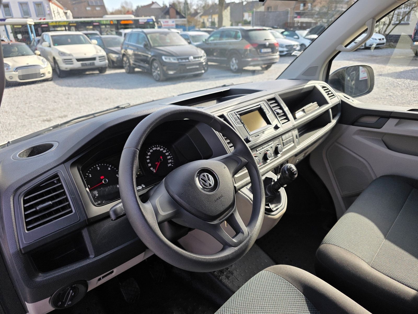 Volkswagen T6 Transporter 9Sitzer Klima AHK-TÜV/Service NEU foto 10