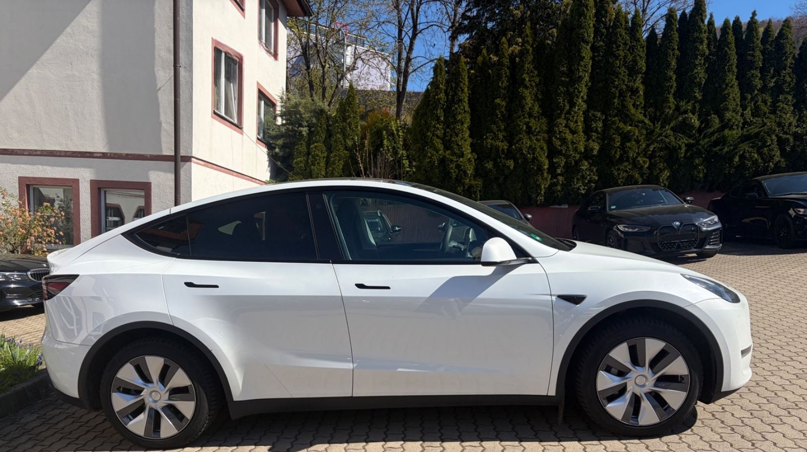 Tesla Model Y Long Range Dual AWD Berlin 4x SHZ Pano foto 4
