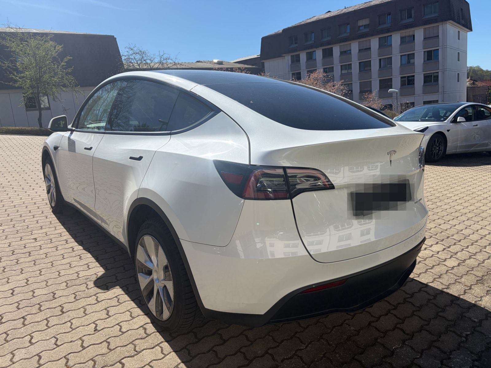 Tesla Model Y Long Range Dual AWD Berlin 4x SHZ Pano foto 7