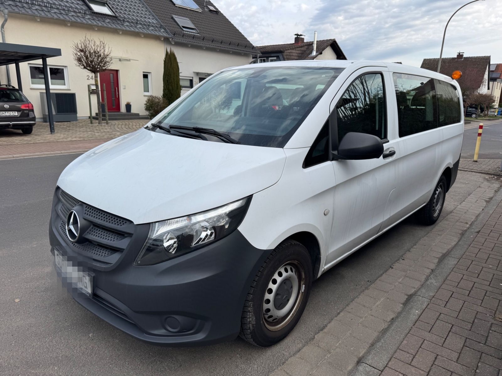 Mercedes-Benz Vito Tourer 109 CDI Pro FWD lang 9Sitzer+1Hand! foto 2