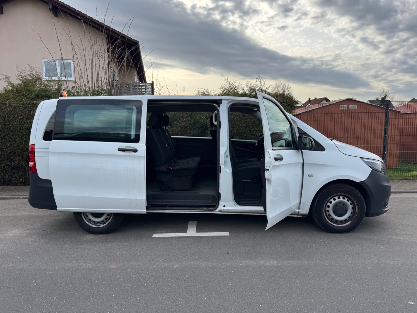 Mercedes-Benz Vito Tourer 109 CDI Pro FWD lang 9Sitzer+1Hand! foto 14