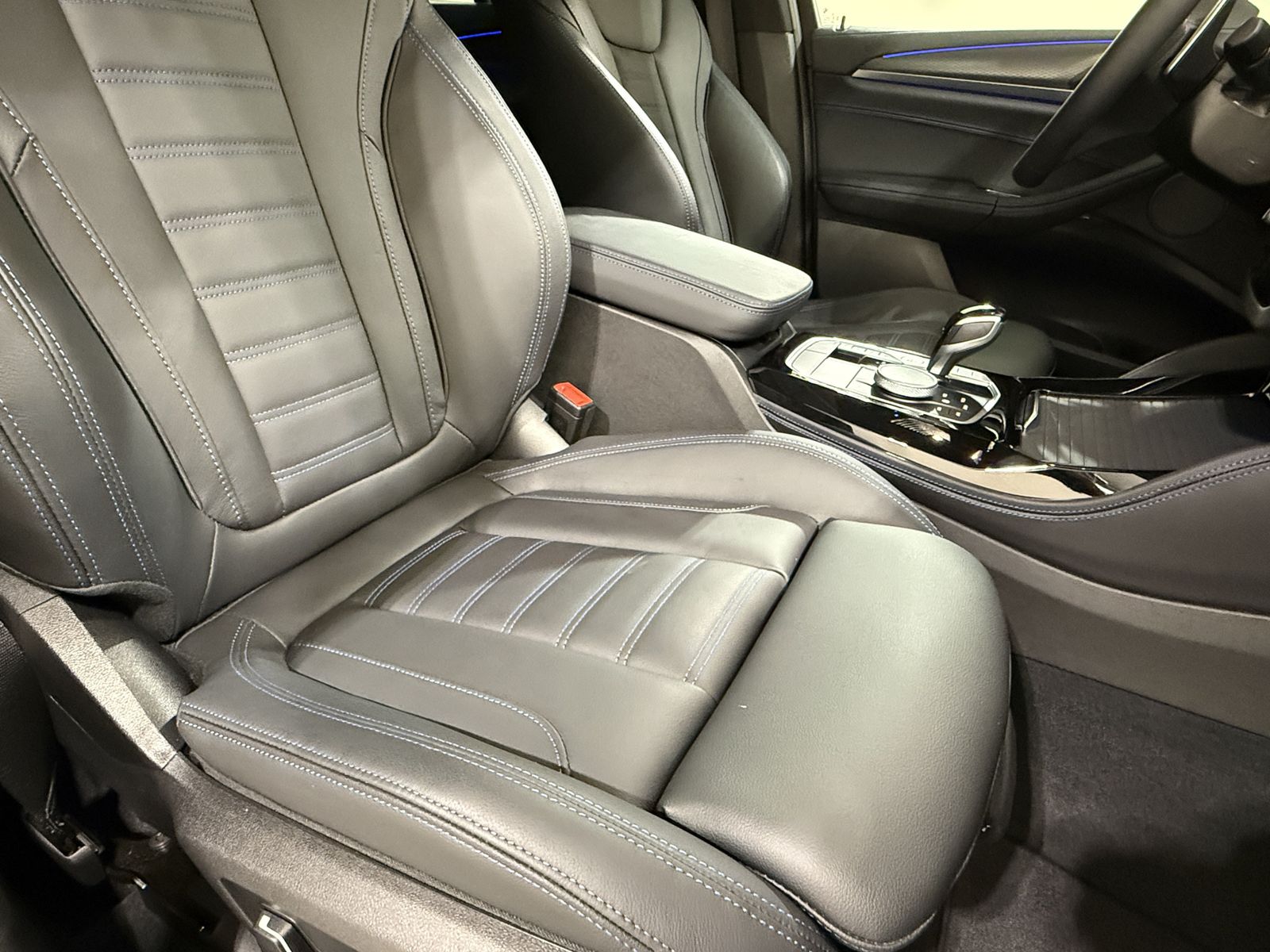 BMW X4 M40i AHK ACC RFK Pano HUD HK Laser eSitze 21" foto 18