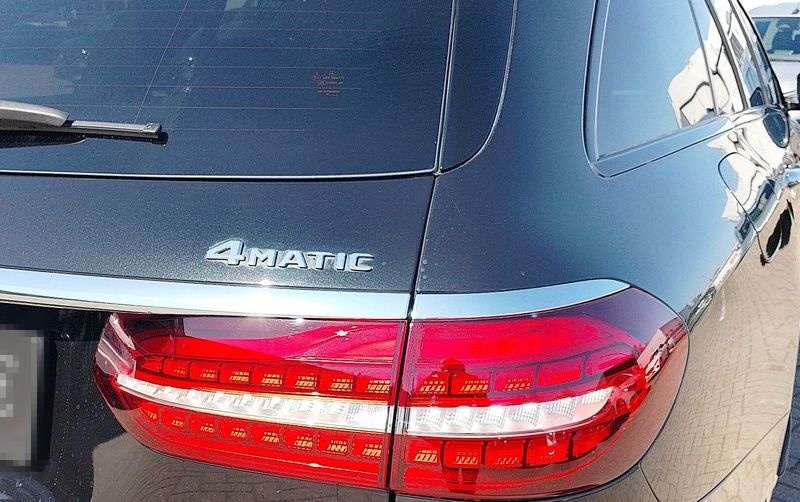 Mercedes-Benz E 300 T de 4M AMG DISTRO HUD 360 BURMESTER NIGHT foto 12