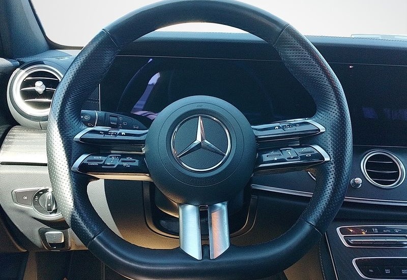 Mercedes-Benz E 300 T de 4M AMG DISTRO HUD 360 BURMESTER NIGHT foto 13