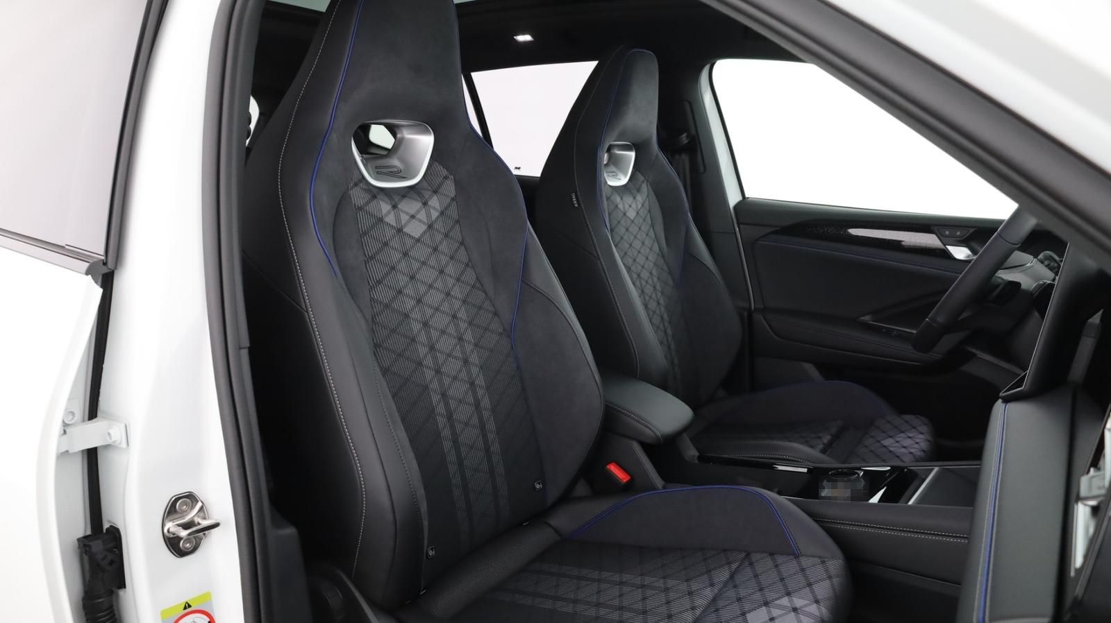 Volkswagen Tiguan R-Line eTSI DSG foto 18