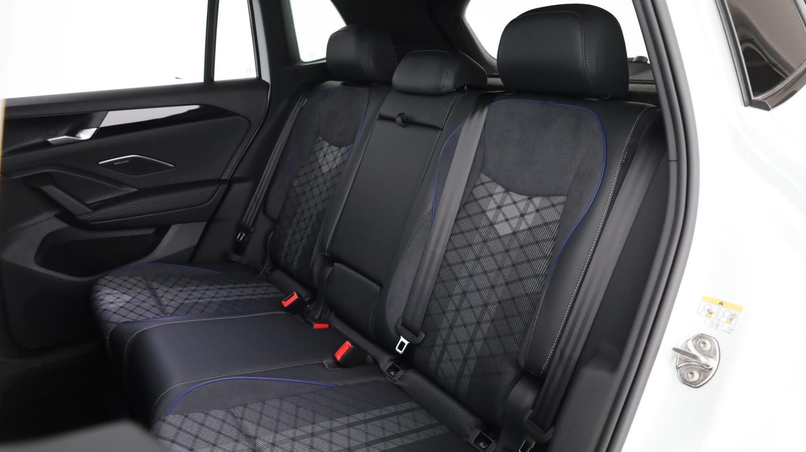 Volkswagen Tiguan R-Line eTSI DSG foto 24