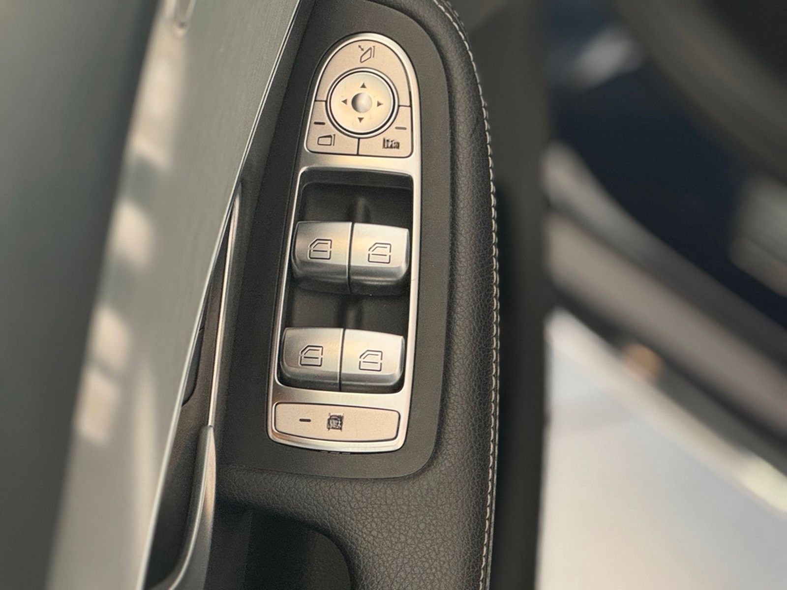 Mercedes-Benz C 200 Avantgarde 9G-Tr. AirMatic SHZ PTS LED SHD foto 13