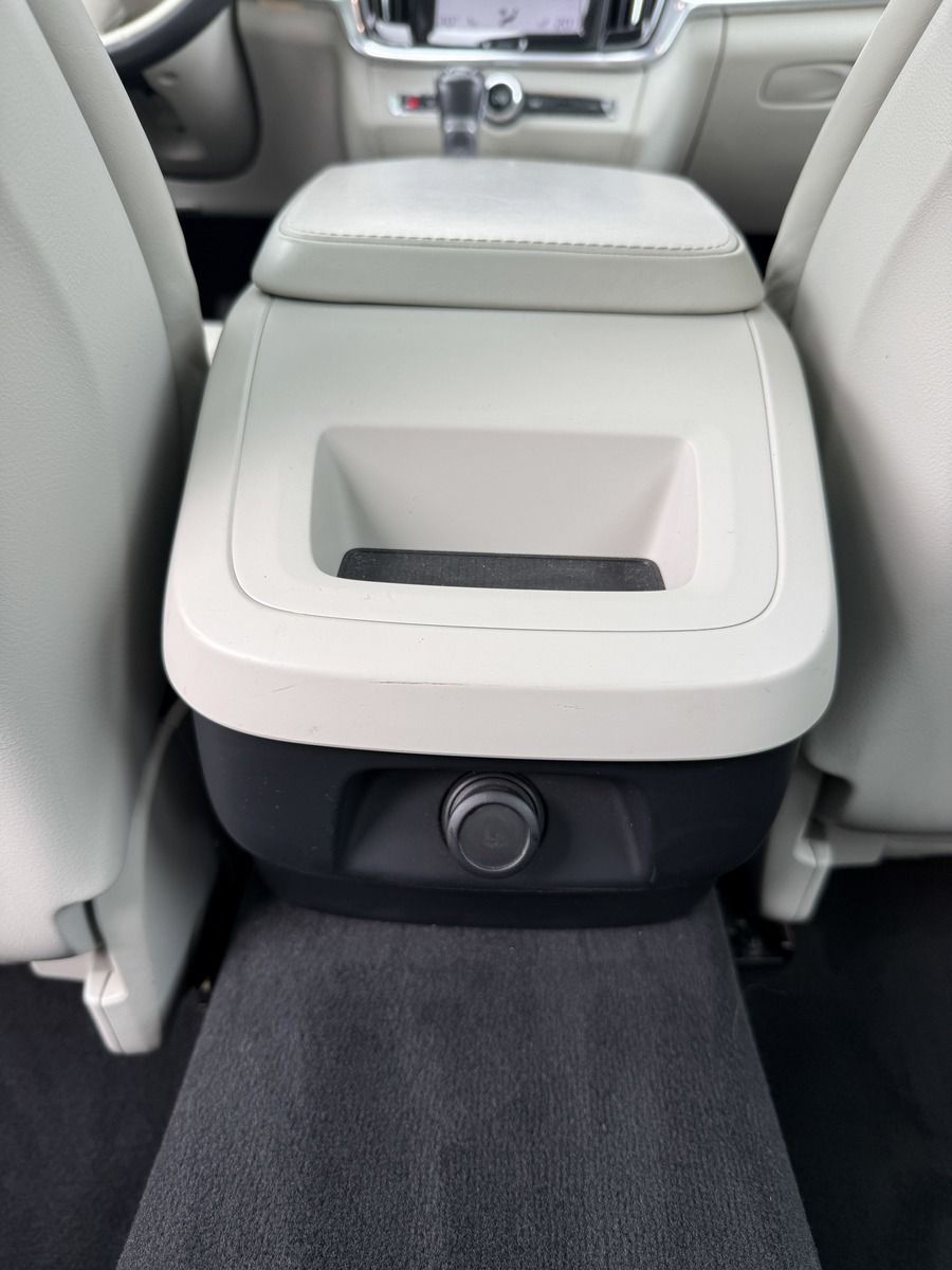 Volvo V90 Pano/ Automatik/ Tempom foto 24